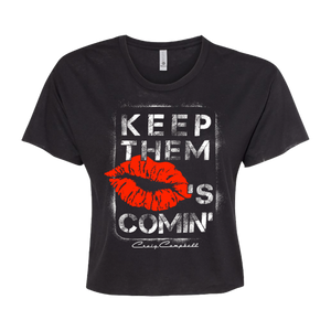 Keep them kisses coming cropped tee Craig Campbell 